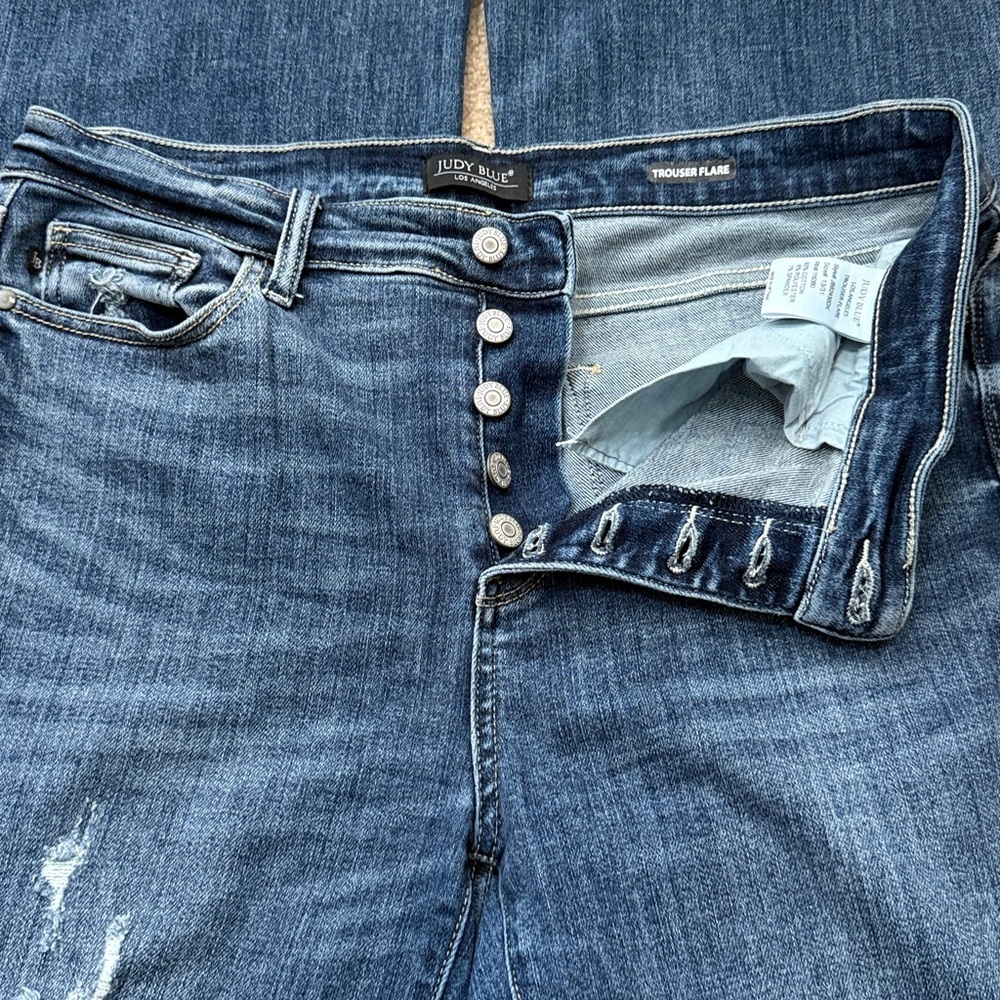 Judy Blue High Rise Distressed Dark Indigo Trouser Flare Stretch Jeans Size 31 - Picture 6 of 9